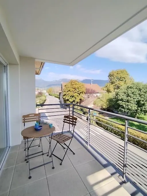 Flat Cessy Near Geneva Apartment France